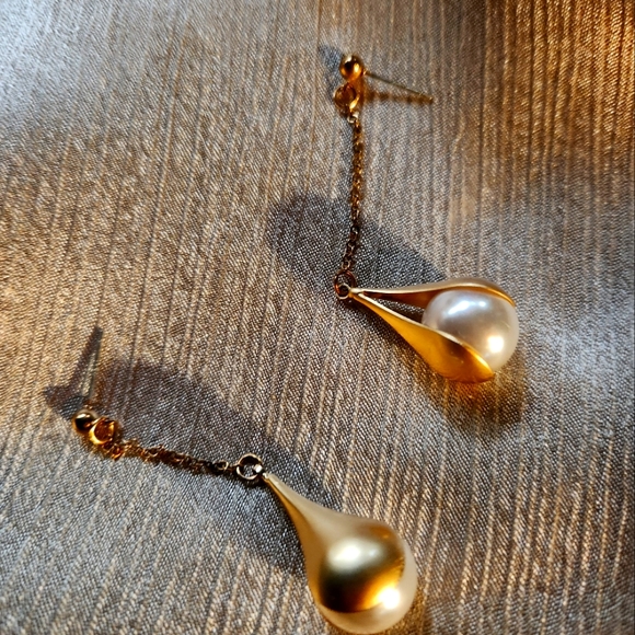 Pearl and gold earrings - Picture 1 of 4